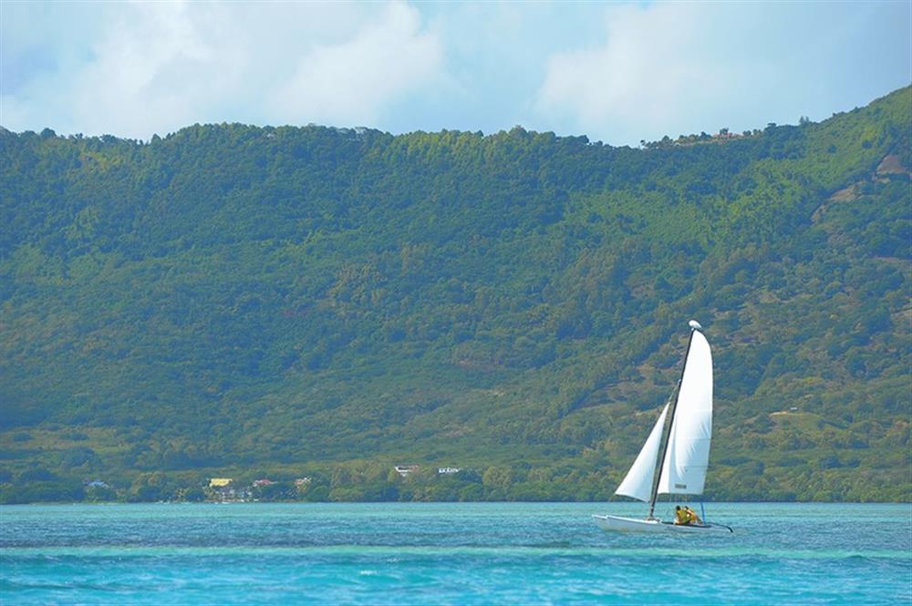 Paradis Beachcomber Golf Resort & Spa
